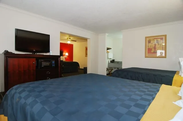 غرفة بسريرين كوين، Americas Best Value Inn Kingsville 4/6