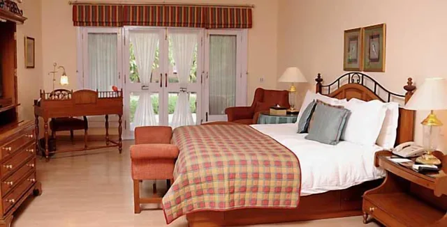 غرفة ديلوكس بسريرين منفصلين، The Lalit Grand Palace 2/3