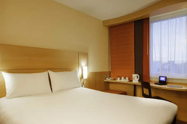 غرفة بسرير مزدوج، Ibis London Luton Airport 1/8