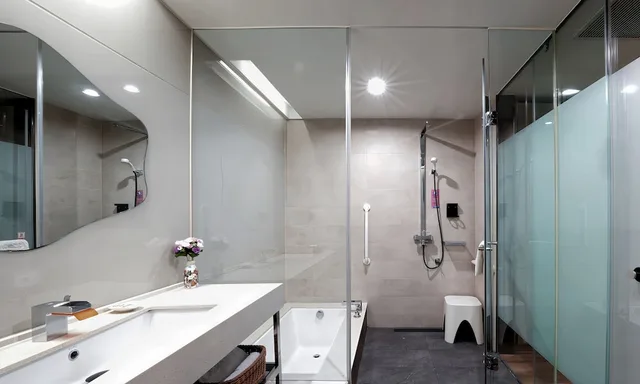 Executive, Twin Beds, Balcony, Freedom Design 7/7