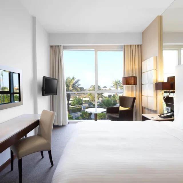 Centro, King Bed, Queen Bed، Centro Sharjah Rotana 3/6
