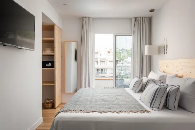 غرفة كلاسيكية رباعية، The Place Mariner - Adults Only 3/10