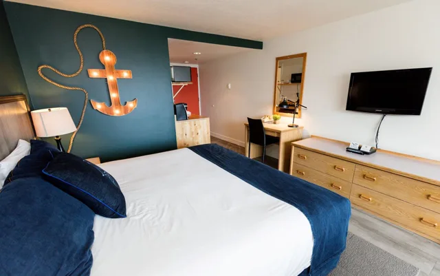 Standard, King Bed, Surftides Lincoln City 5/5