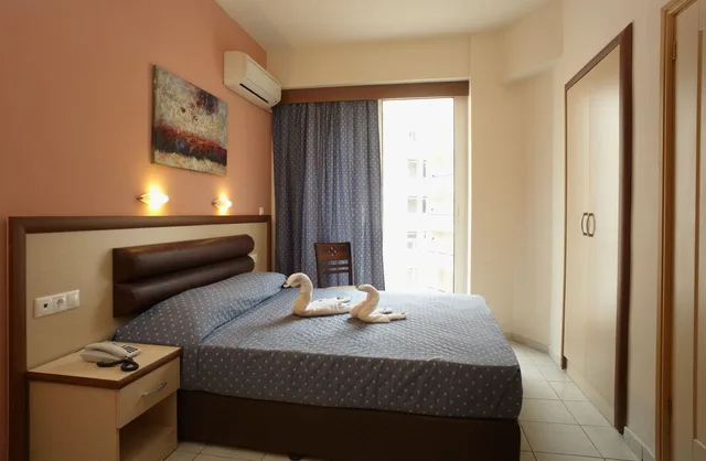 غرفة ثلاثية بسرير مزدوج وسرير فردي، Pearl Hotel 4/8