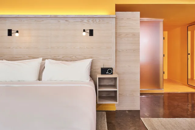 جناح استوديو بسرير كينج، Radio Hotel 1/6