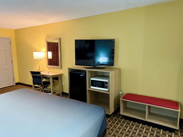 غرفة قياسية بسرير كينج، Super 8 by Wyndham Ft. Oglethorpe GA/Chatt TN Area 4/9