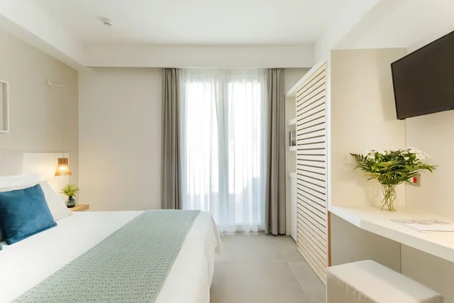 Superior, Double Bed, Lateral Side Sea View, Albatros Beach Hotel 5/10