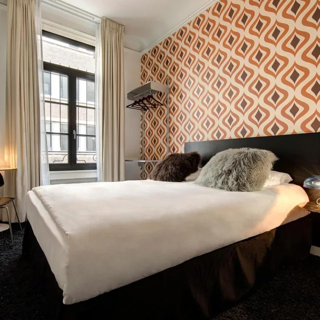 غرفة صغيرة بسرير كينج، Vintage Hotel 1/4
