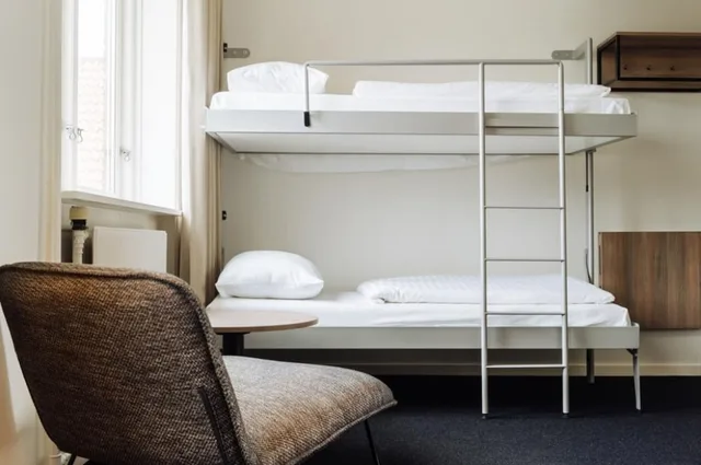 غرفة قياسية رباعية بسرير مزدوج وسريرين منفصلين، Copenhagen Go Hotel 3/3
