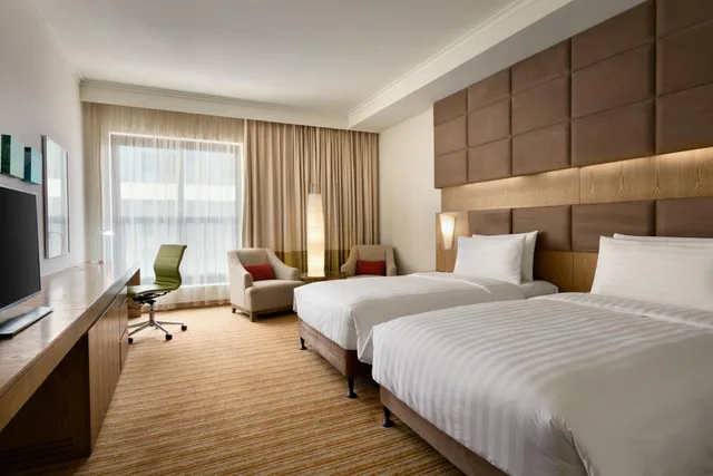 Traders, Club, Superior, King Bed, Lounge Access، Traders Hotel, Qaryat Al Beri, Abu Dhabi 2/5