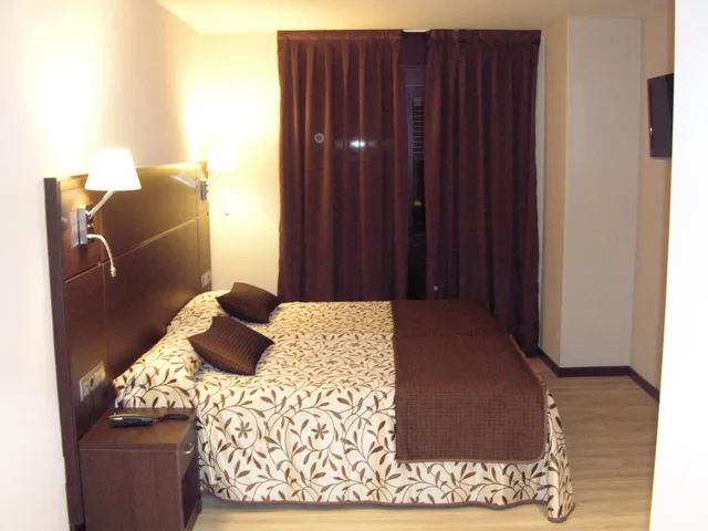 غرفة بسرير مزدوج أو سريرين منفصلين، HOTEL FRANCISCO II 6/10
