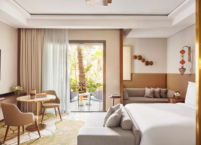 غرفة ديلوكس بسرير كينج، Four Seasons Hotel Rabat at Kasr Al Bahr 2/4
