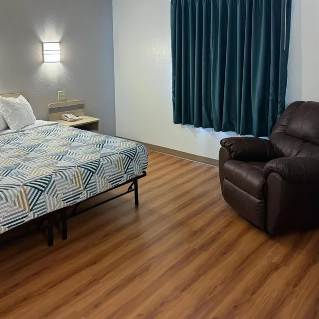 غرفة بسرير كينج لغير المدخنين، Motel6 Avoca, IA 3/6