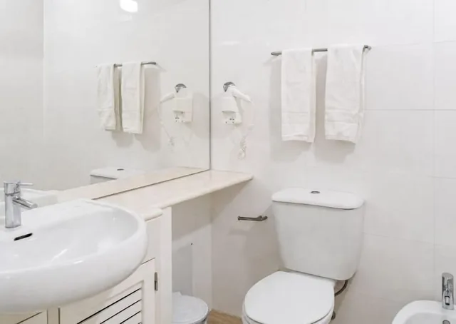 شقة بسريرين منفصلين بغرفتي نوم مع أريكة، Vitors Plaza 7/10