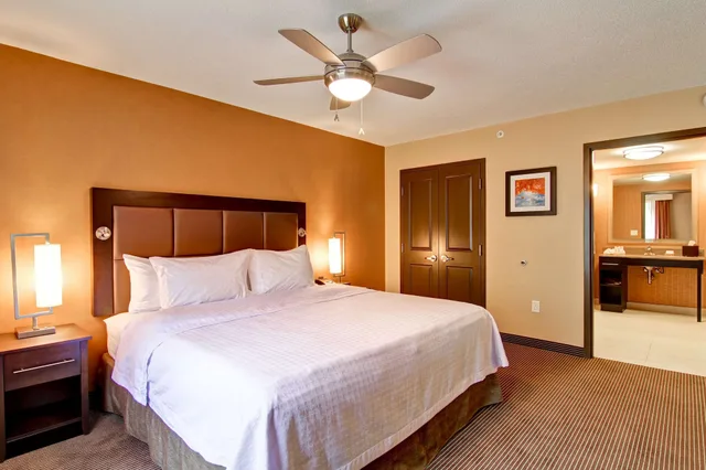 2 Bedrooms, Suite, 1 King or 2 Queen Beds, Homewood Suites by Hilton Waterloo/St. Jacobs 2/6