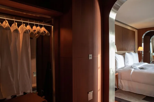 جناح بسرير كينج بإطلالة على البحيرة، La Reserve Eden au Lac Zurich 2/2