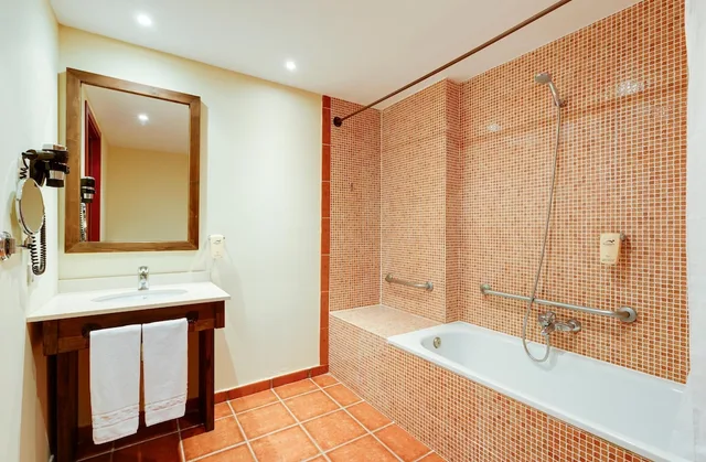 غرفة قياسية بسرير مزدوج، Portaventura Hotel El Paso 6/8