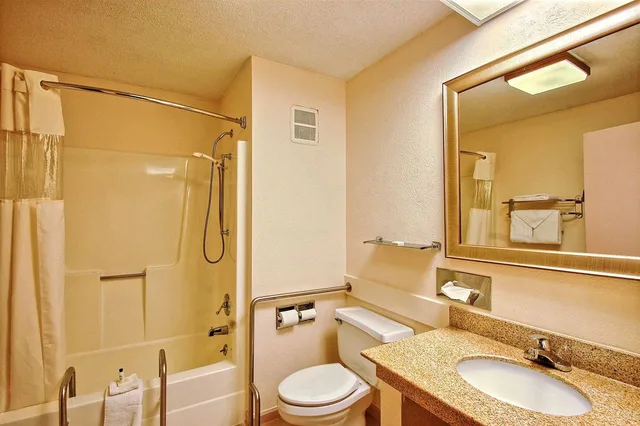 غرفة بسرير كينج لذوي الإعاقة، Best Western Martinsville Inn 4/4