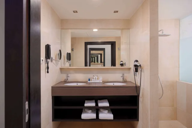 جناح بريميوم بسريرين كينج بغرفتي نوم، Radisson Blu Resort Gran Canaria 7/7