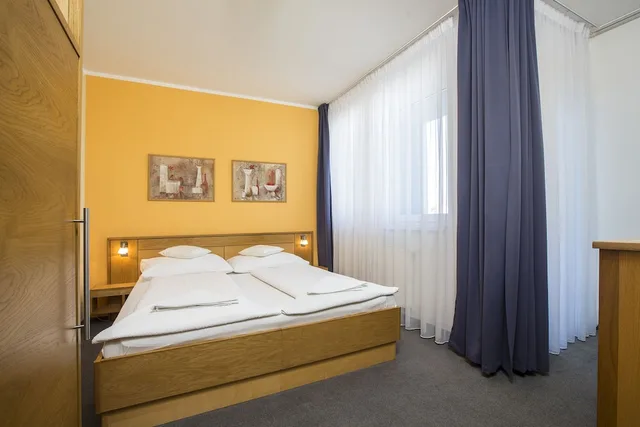 غرفة بزنس بسريرين منفصلين بغرفة نوم واحدة، BEST WESTERN Hotel Trend 7/10