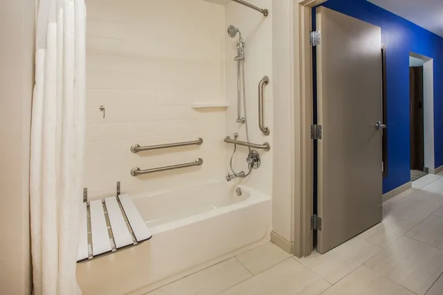 جناح بسريرين كوين بغرفة نوم واحدة لذوي الإعاقة، Holiday Inn Express Durango 4/4