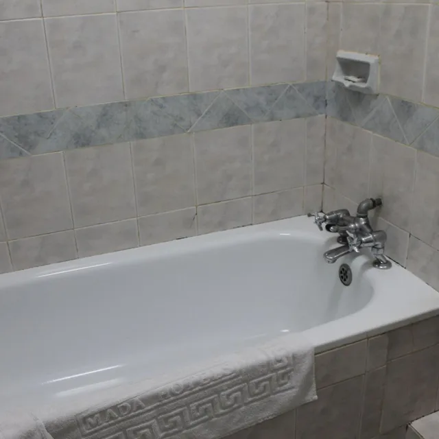 غرفة قياسية بسرير كينج، OAKWOOD HOTEL 7/7
