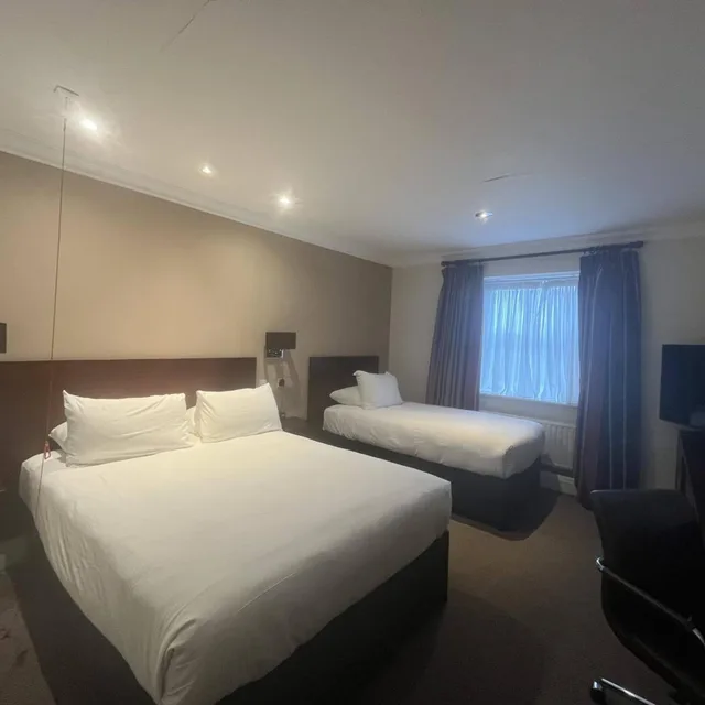 غرفة بسرير مزدوج لذوي الإعاقة، Avisford Park Hotel 2/8