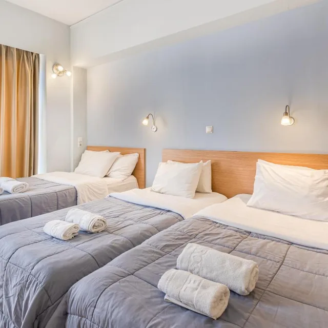 غرفة رباعية، Diros Hotel 1/8