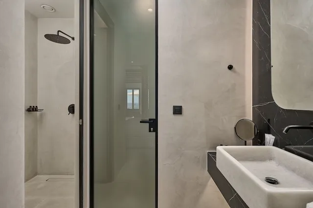 3 Bedrooms, Elite, Suite, 1 King and 2 Queen Beds, Outdoor Jetted Tub, Private Pool، Ios Grand Pool Suites 7/7