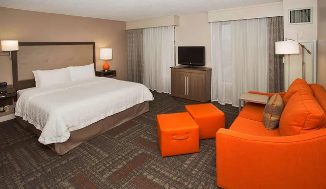 Studio, King Bed, Sofa, Accessible, Hampton Inn and Suites Valdosta Conference Center 2/5