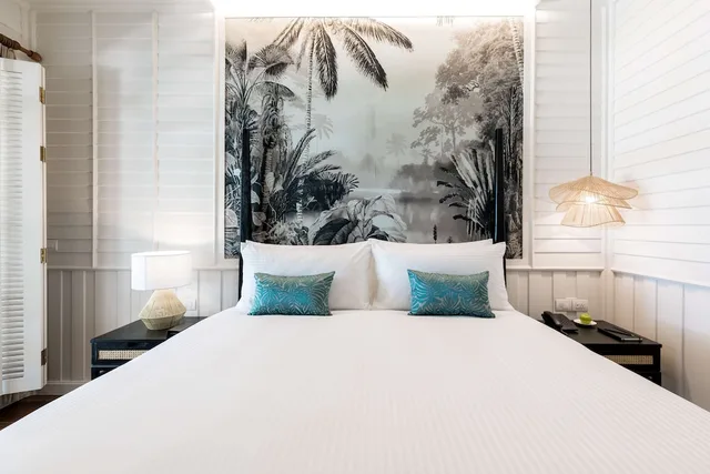 غرفة متصلة عائلية بسرير كينج وسريرين منفصلين بإطلالة على المسبح، OUTRIGGER Koh Samui Beach Resort 6/10