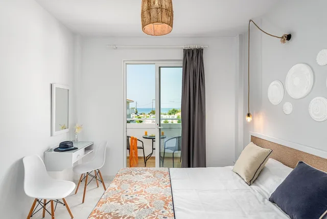 Premium, Twin Beds, Sea View, Mrs Chryssana 3/7