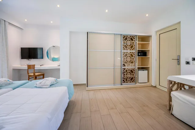 بنغل بشرفة، Smy Kos Beach and Splash 2/10