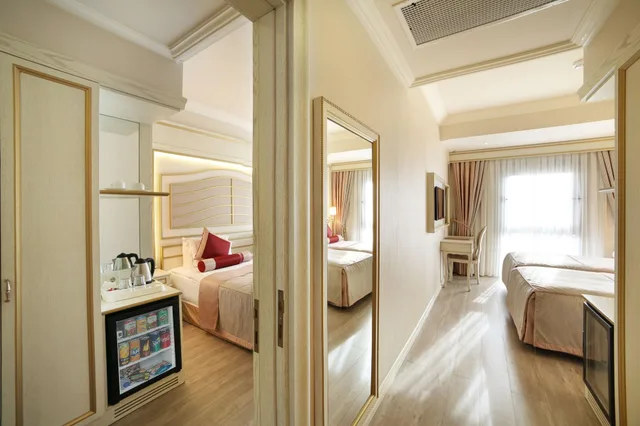 غرفة متصلة عائلية بإطلالة على المدينة بغرفتي نوم، Halifaks Hotel 5/9