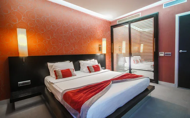 غرفة تنفيذية بسرير كينج، Vernazza Suites Hotel 1/1