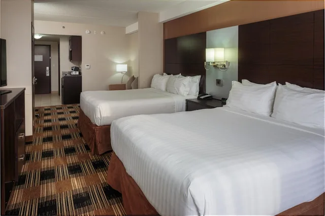 جناح بسريرين كوين مع أريكة، Holiday Inn Express And Suites Ottawa East Orleans 1/10