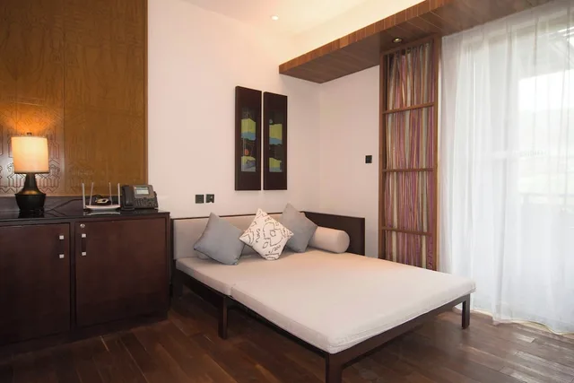 غرفة بريميوم عائلية بسرير كينج بإطلالة على الحديقة بشرفة مع أريكة، Le Meridien Shimei Bay Beach Resort & Spa 3/10