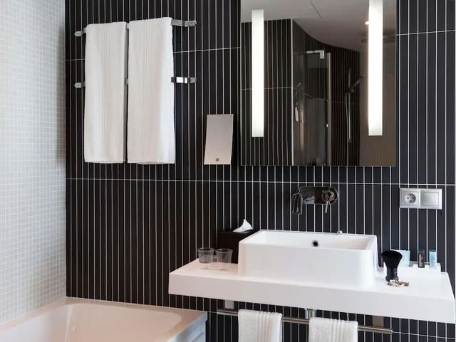 جناح سوبيريور بسرير مزدوج وسريرين منفصلين، Suite Novotel Malaga Centro Hotel 7/10