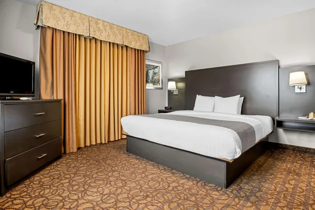 جناح مع أريكة، Best Western Sawtooth Inn & Suites 3/7