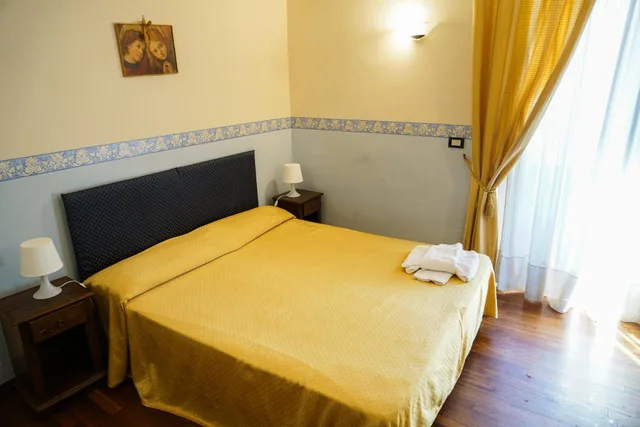 غرفة بسرير مزدوج أو سريرين منفصلين بإطلالة على المدينة، Stesicorea Palace. 7/9