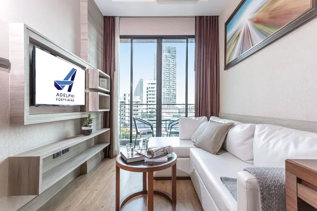 جناح بريميوم، ADELPHI FORTY-NINE 1/1