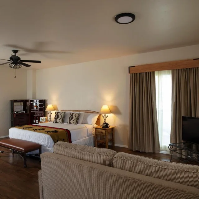 جناح تنفيذي، El Rancho Hotel 5/9