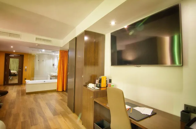 جناح جونيور بجاكوزي، MB BOUTIQUE HOTEL 6/6