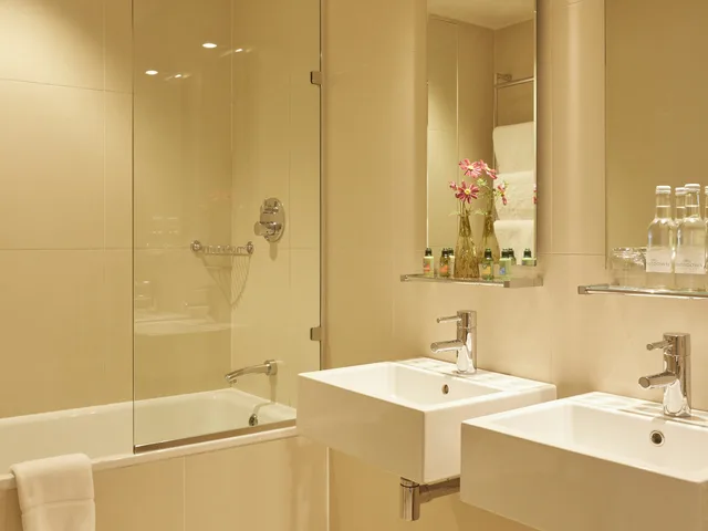 جناح بسرير مزدوج، Durrants Hotel 2/2