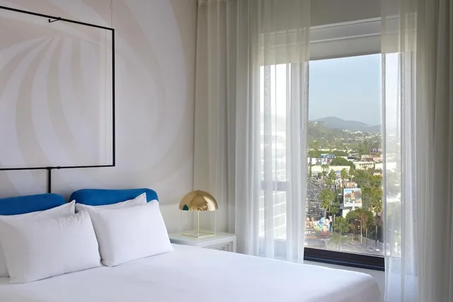 جناح استوديو ديلوكس بسرير كينج، The Valorian Los Angeles, Curio Collection by Hilton 1/6