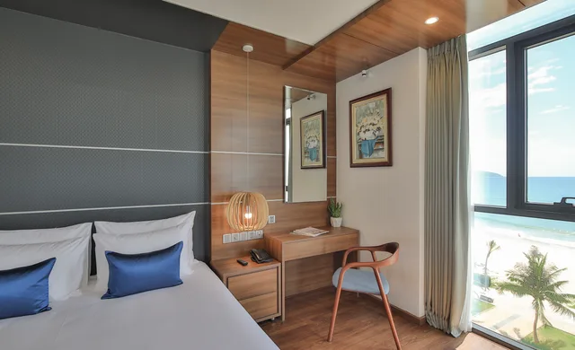 Deluxe, Double Bed, Beach Front، Haian Beach Hotel And Spa 6/8