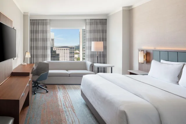 غرفة بسرير كينج مع أريكة، The Westin Buckhead 8/13