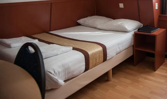 غرفة بسرير مزدوج، Continental Hotel 8/10