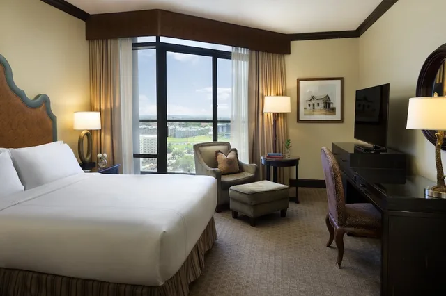 جناح تنفيذي بسرير كينج بشرفة بغرفة نوم واحدة، Omni Austin Hotel Downtown 2/10