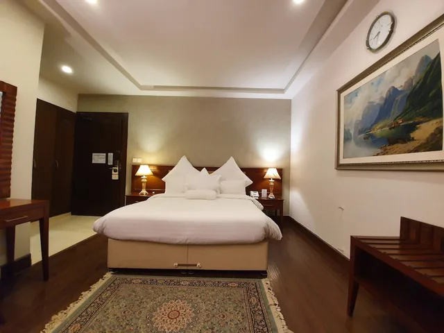 Deluxe, S Chalet Islamabad 3/10